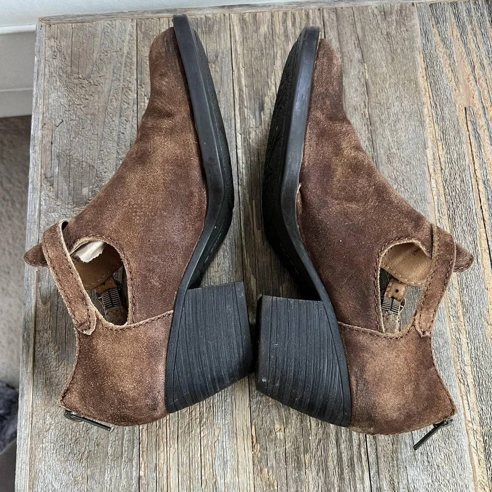 Born Ankle Booties Mendocino 7.5 Brown Suede Leather Western Boho Distressed